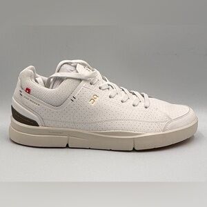 On Men's The Roger Centre Court
Sneakers, White I Olive, 9.5 Medium US